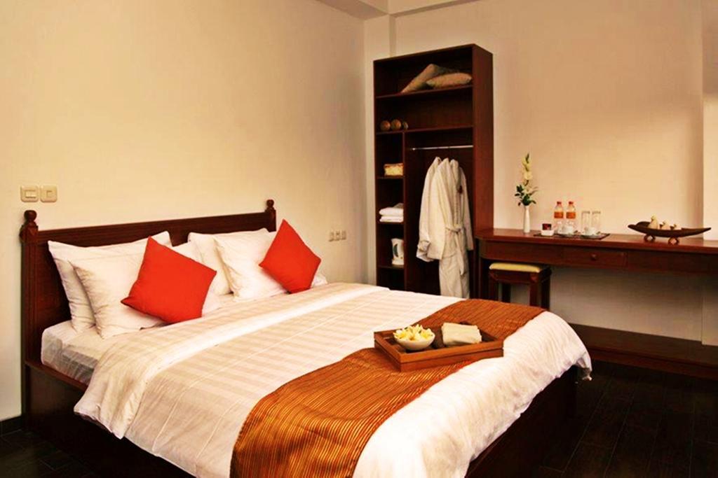 Hotel Amira 2*